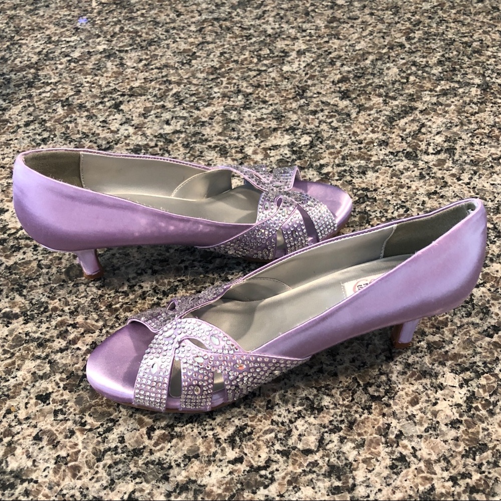 Lavender (dyed) low heel shoes 👠👠